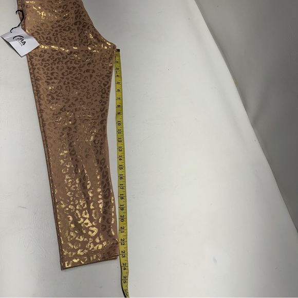 NWT Zyia Active Gold Leopard Light N Tight Hi-Rise 7/8 Legging Women’s Size 8-10 - Picture 9 of 10